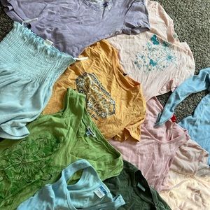 Size M women’s top bundle